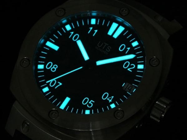 UTS Adventure GMT Diver: часы для дайвинга