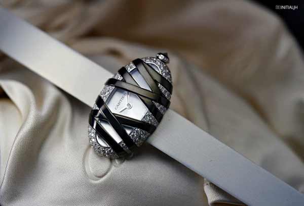Женские Crash и Baignoire: Cartier развивает фирменную концепции некруглых часов - #Cartier