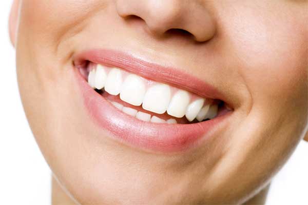 "Голливудская" улыбка: какие процедуры проводятся после лечения у ортодонта